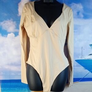 💩 Beige Long Sleeve Bodysuit